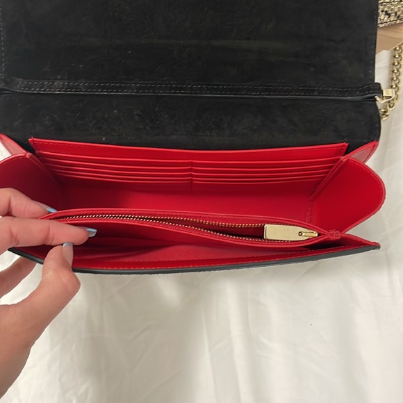 Very beautiful shoulder bag or cross body. Used 2 times. - Picture 3 of 4